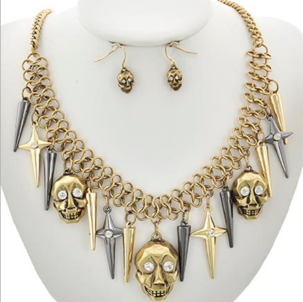 Skull & Cross Necklace Set